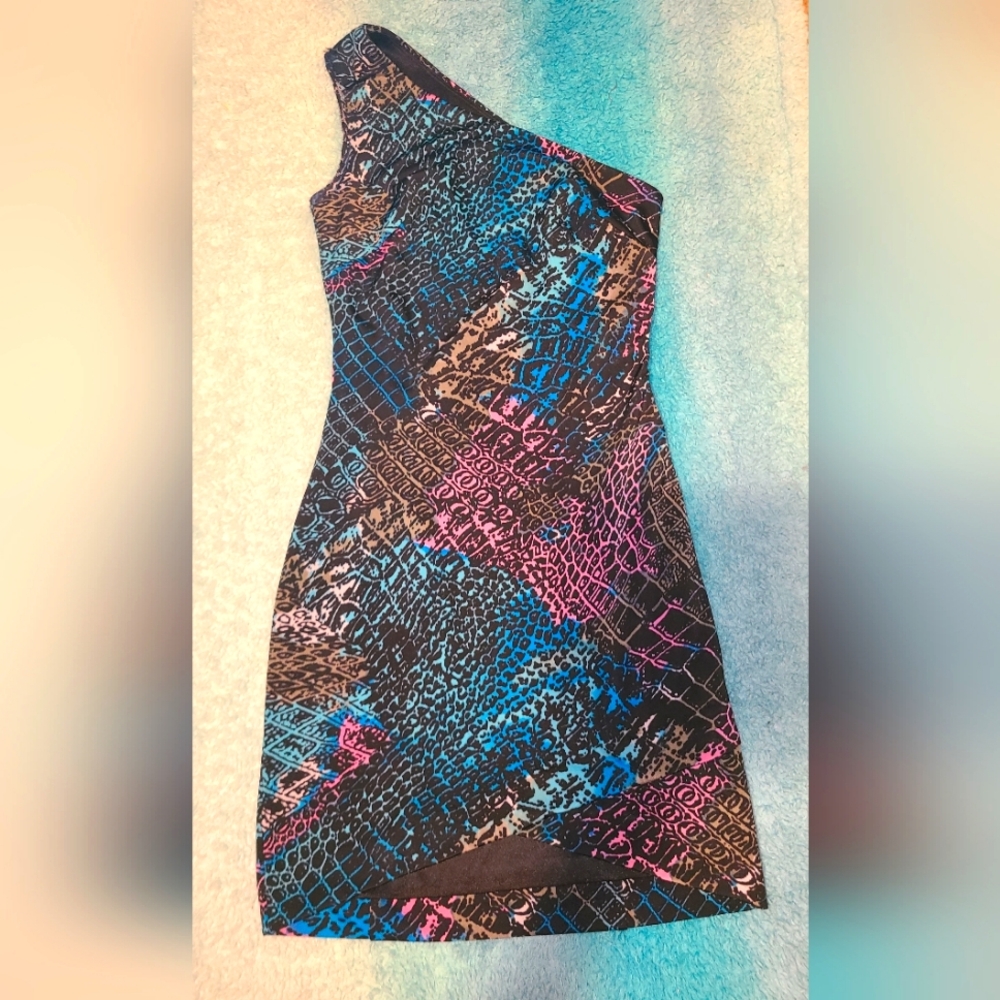 BEBE ABSTRACT MINI BODYCON DRESS